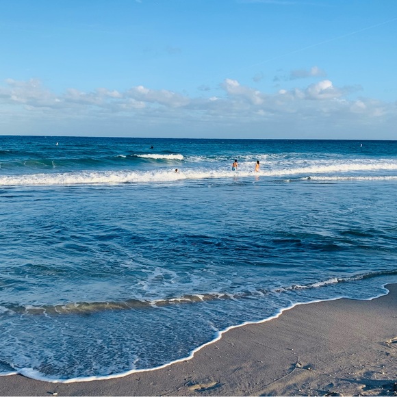 Meet your Posher, Kristin - Picture 1 of 1